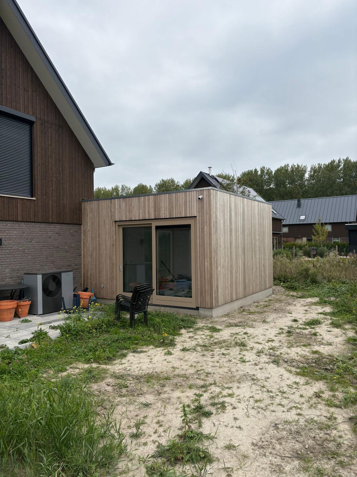 Aanbouw laten plaatsen prefab