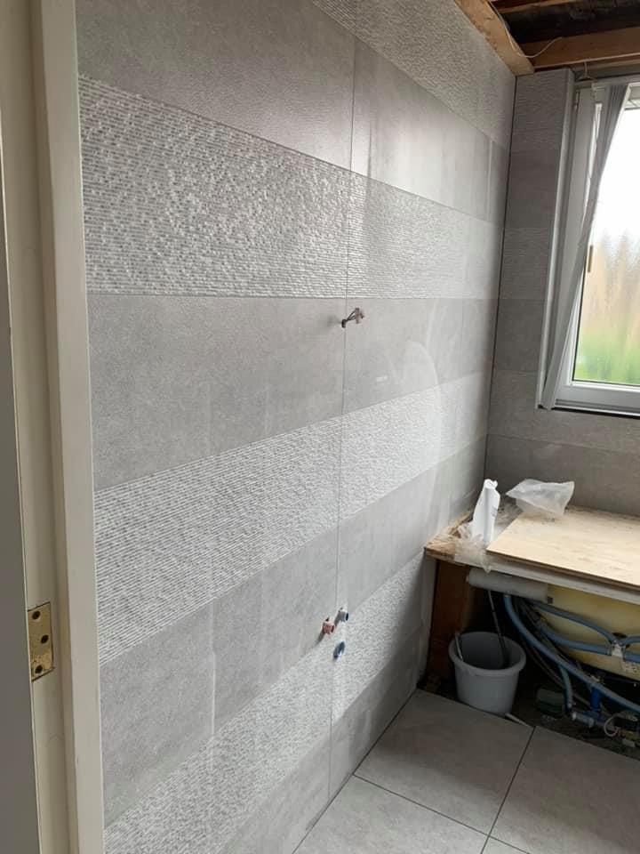 Badkamer tegels plaatsen (3)