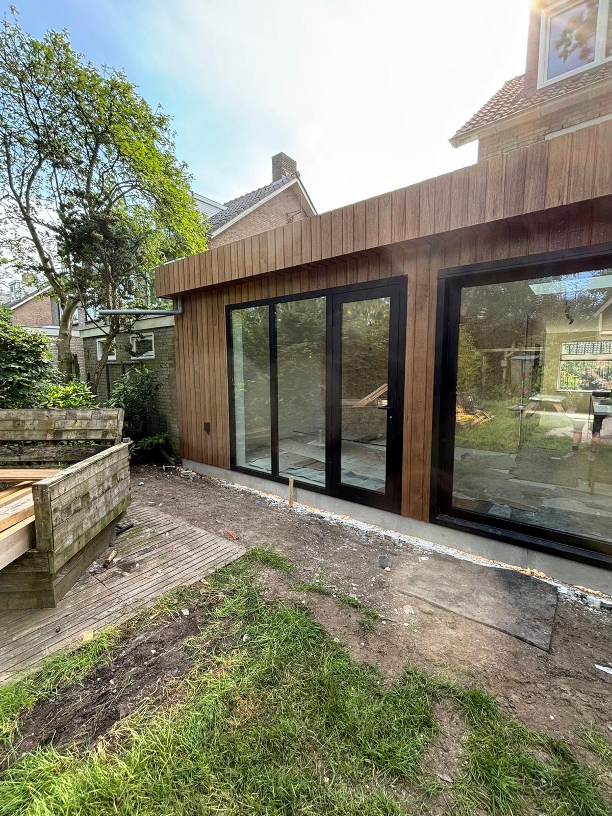 Luxe aanbouw geplaatst