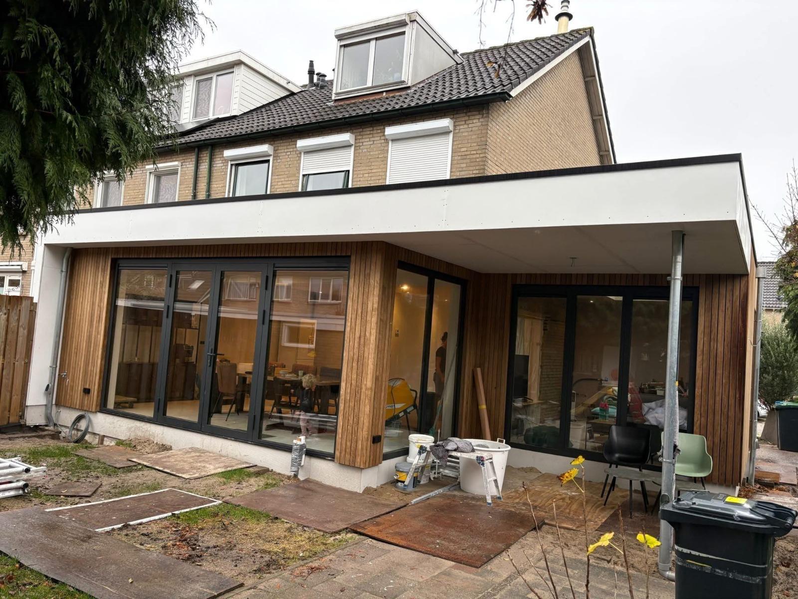 Luxe aanbouw plaatsen