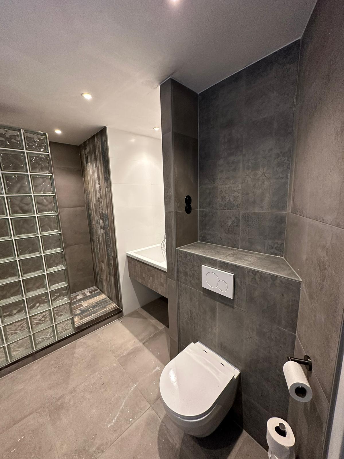 Toilet renoveren hotel