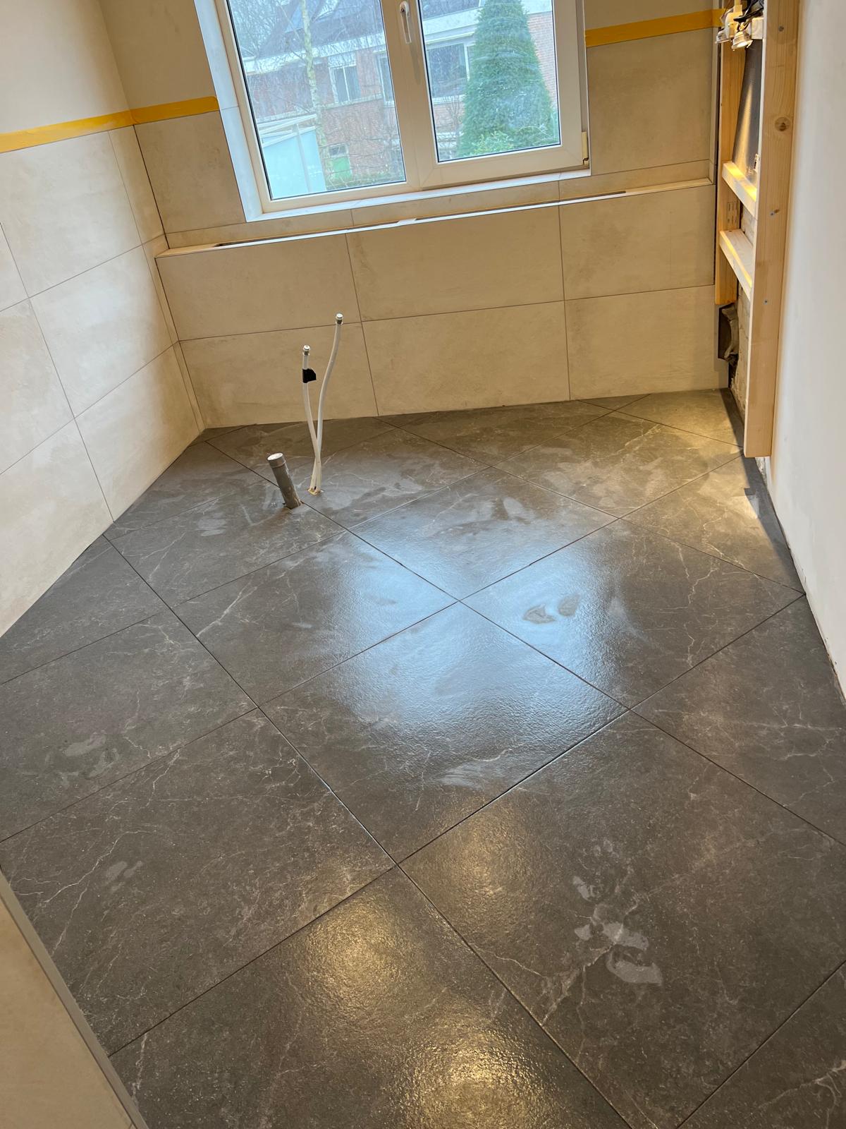 Vloer in badkamer aanleggen