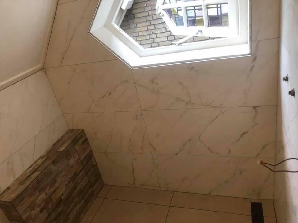 luxe badkamer geplaatst